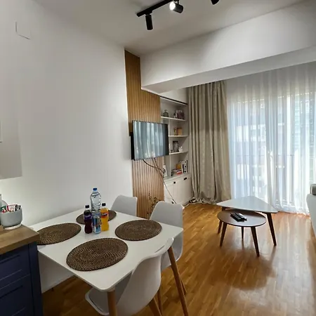 Brand New Modern In Appartement *